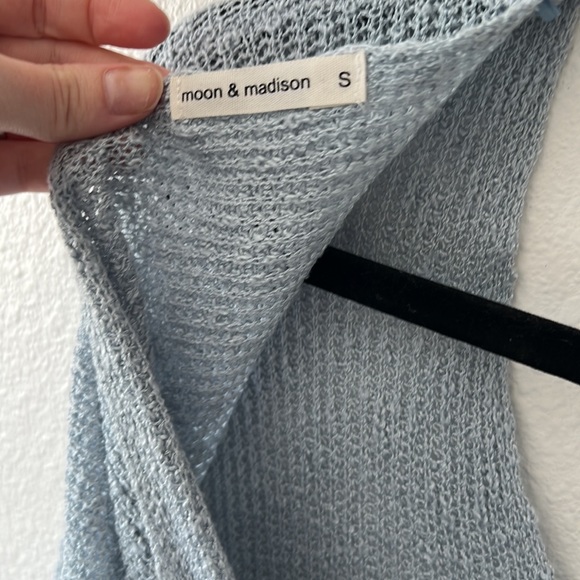 Moon & Madison Twist Back Light Blue Sweater - Picture 5 of 8